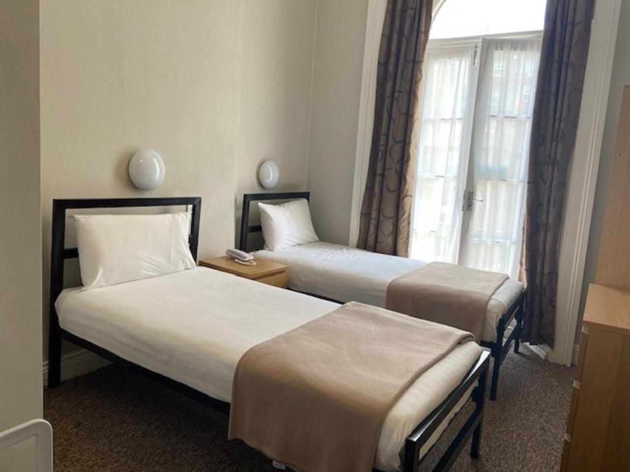 Quarto Superior com 2 Camas de Solteiro
