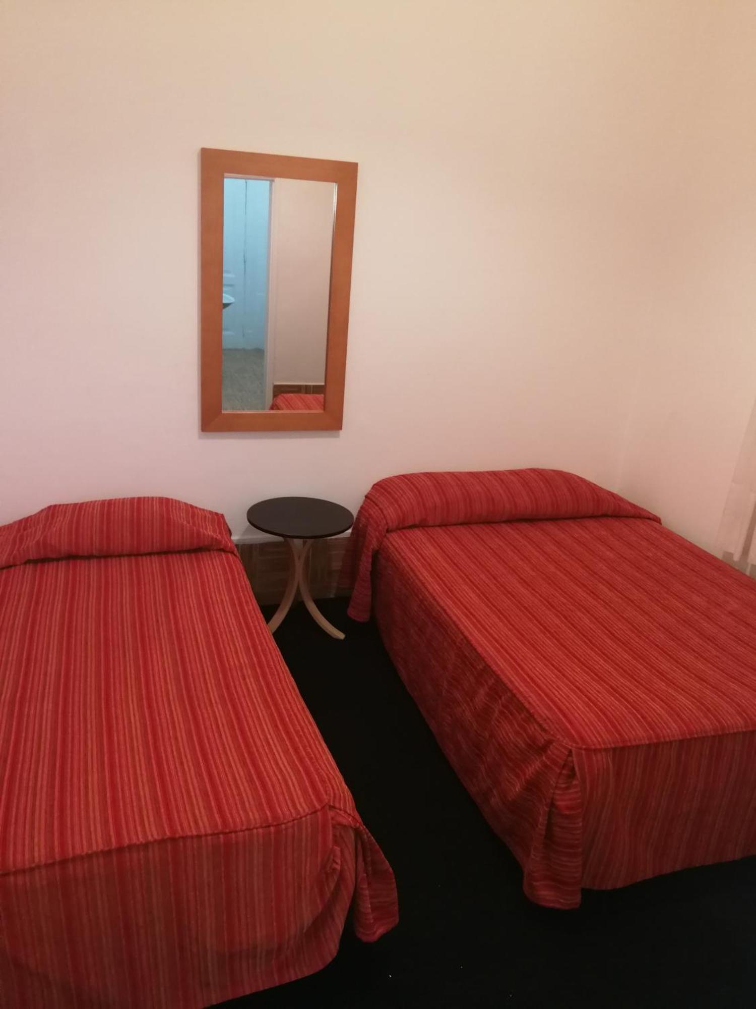 Quarto Duplo ou Twin com Casa de Banho Privativa
