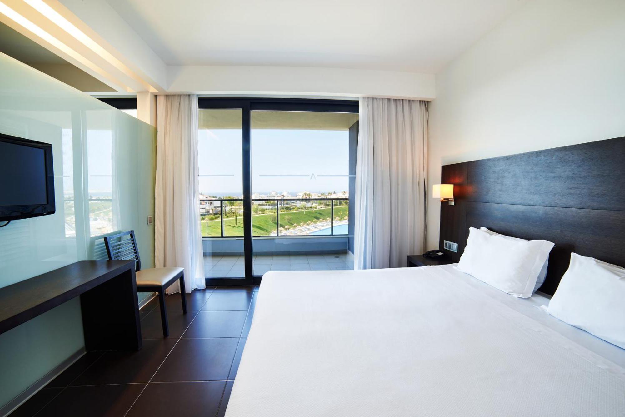 SUITE PRESTIGE VISTA LATERAL JARDIM OU PISCINA 4AD,1209294106:JPEG