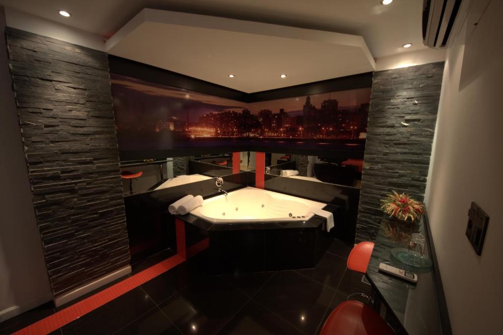 Quarto Deluxe com Banheira de Hidromassagem