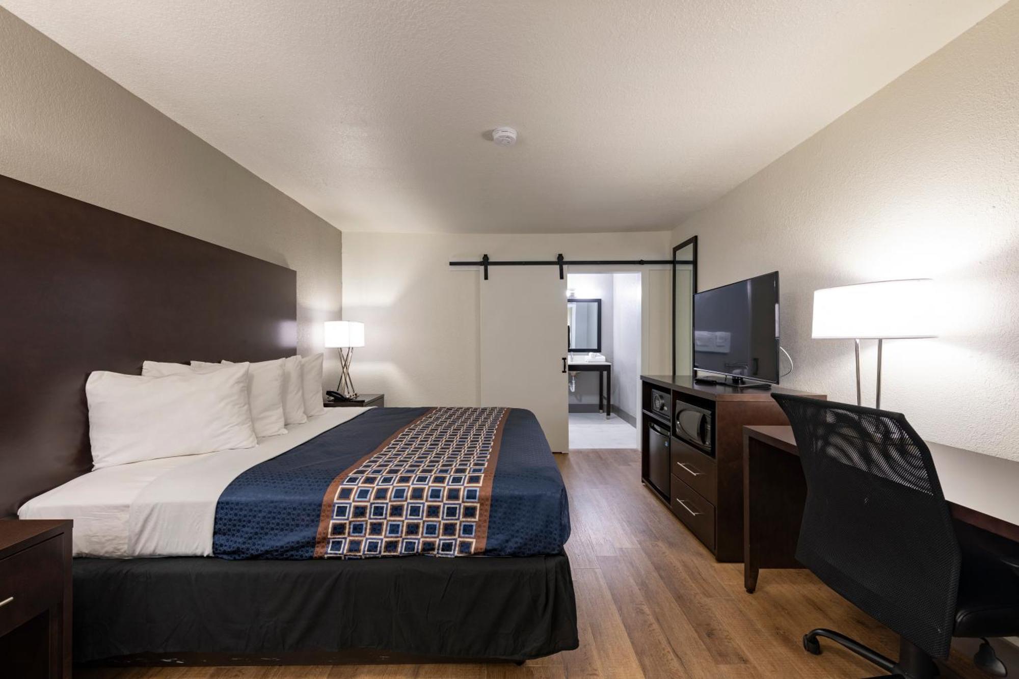 Quarto com Cama King-size - Acesso a Pessoas com Mobilidade Condicionada