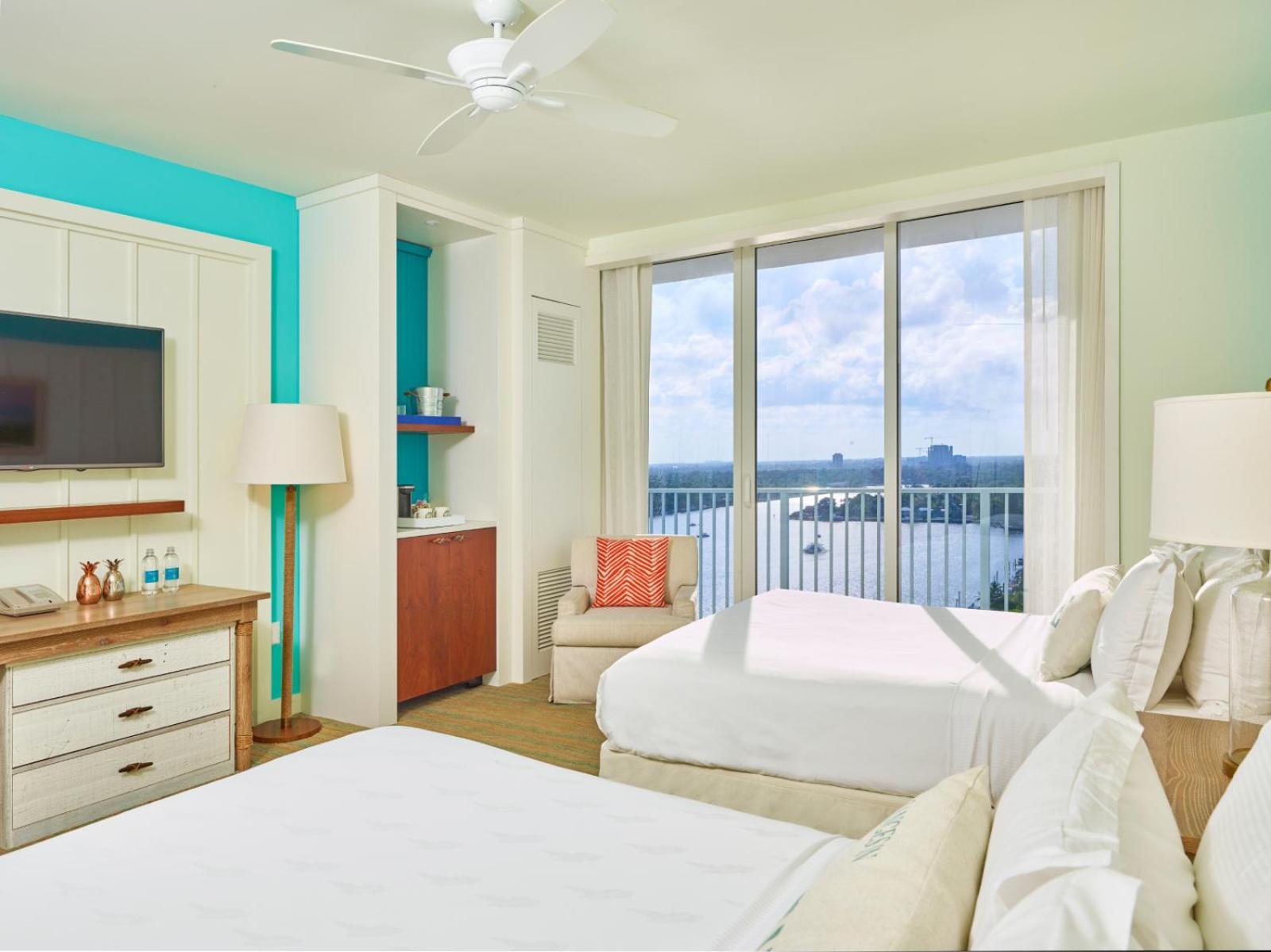 Zimmer Sunset mit 2 Queensize-Betten und Blick auf den Atlantic Intracoastal Waterway