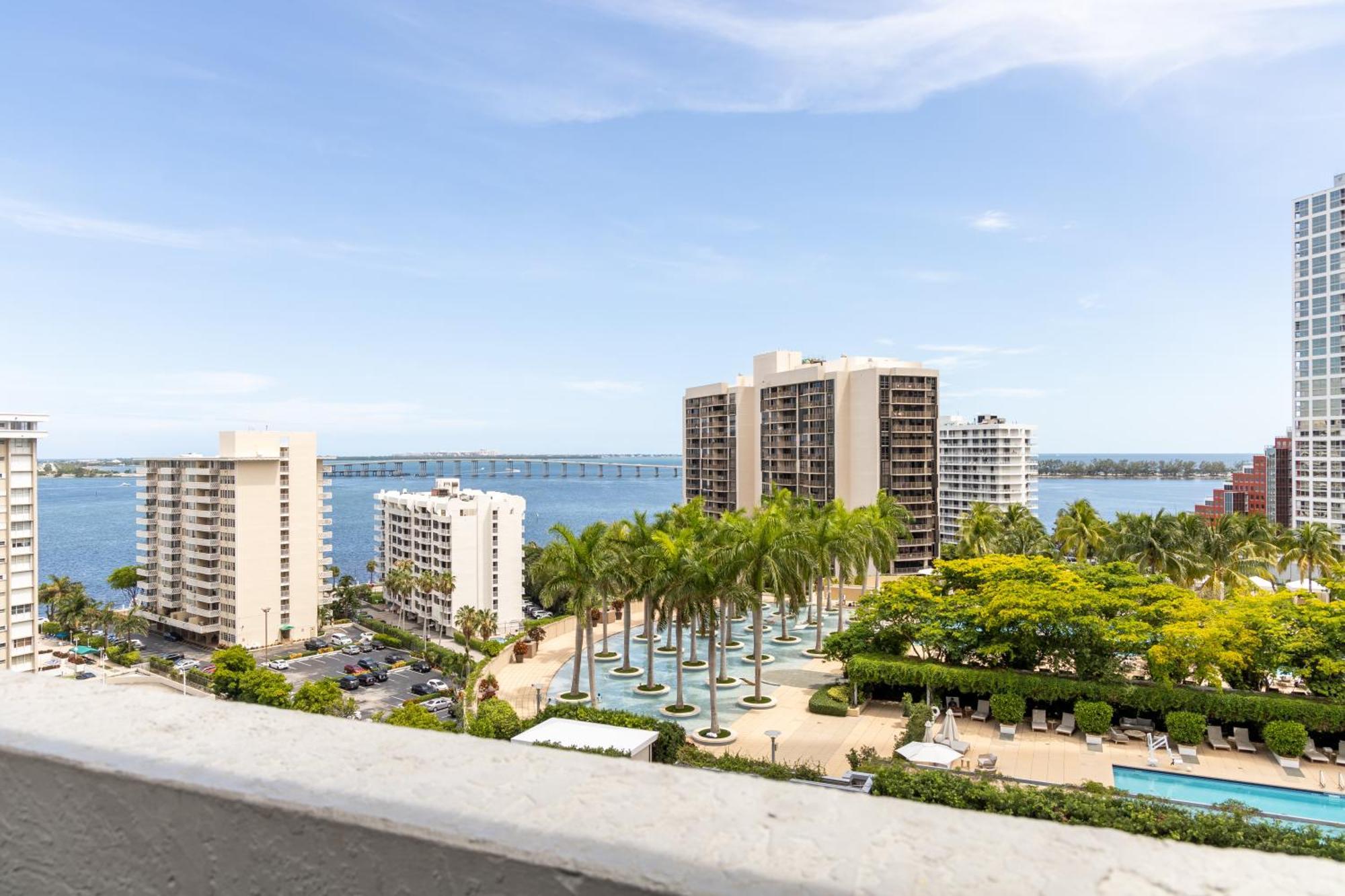 Suite Standard de 2 Quartos com Varanda e Vista da Água