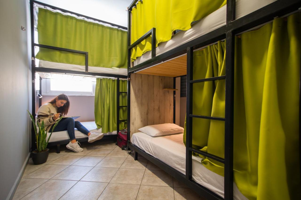 Bed op een Vrouwenslaapzaal met 6 Bedden