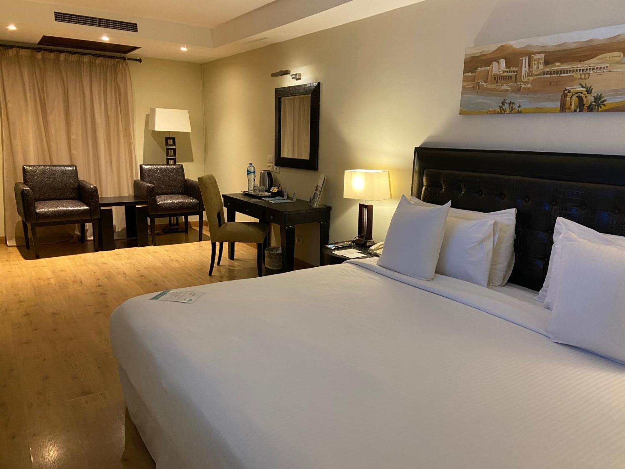Junior Suite,1212106543:JPEG