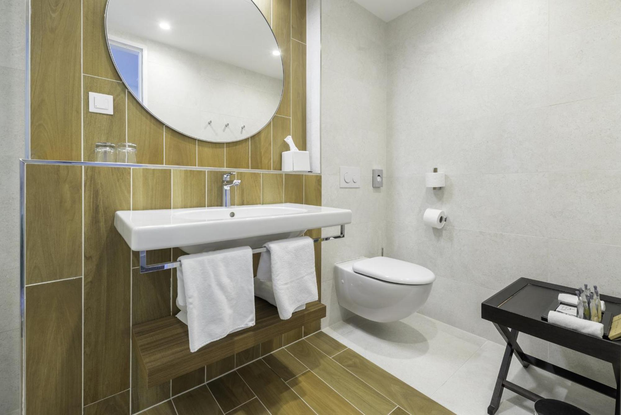 Studio Suite with Balcony and Sea View,1739370152:JPEG