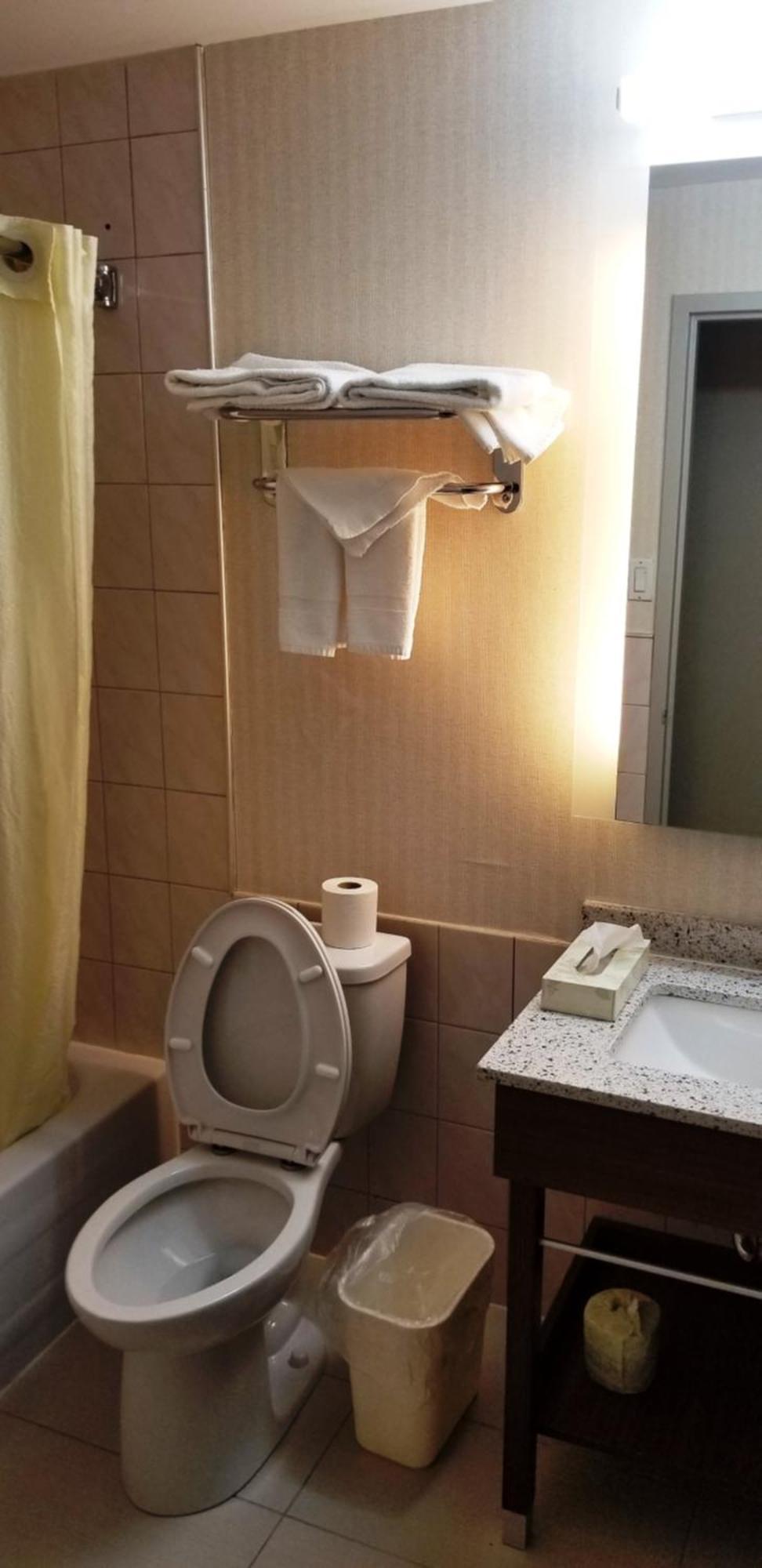 Chambre Double avec 2 Lits Doubles - Non-Fumeurs