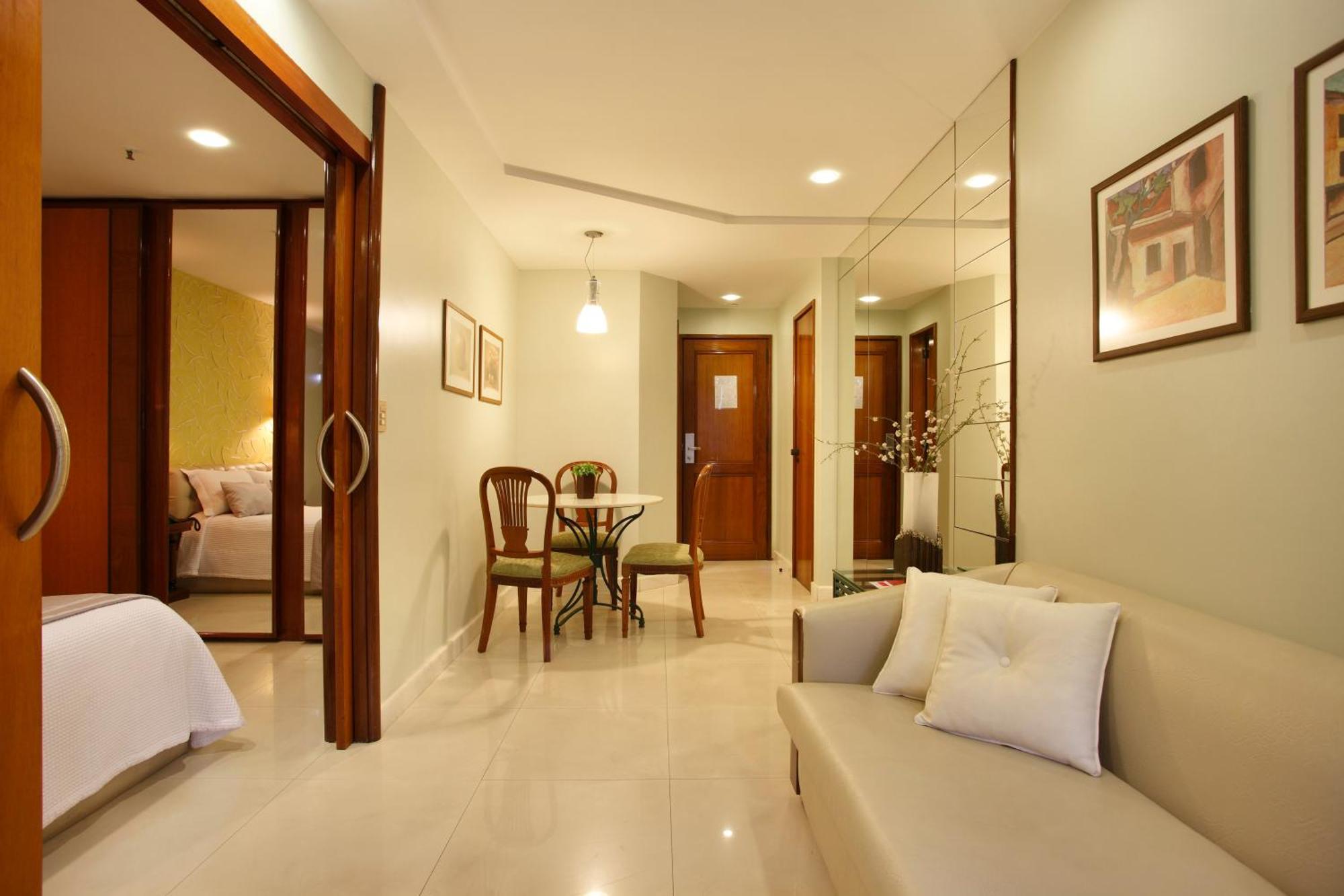 Suite Queen com Banheira de Hidromassagem