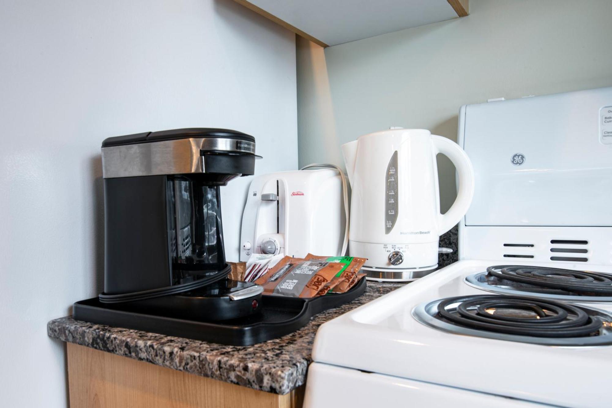 King Studio, 1 King Bed,1212861448:JPEG