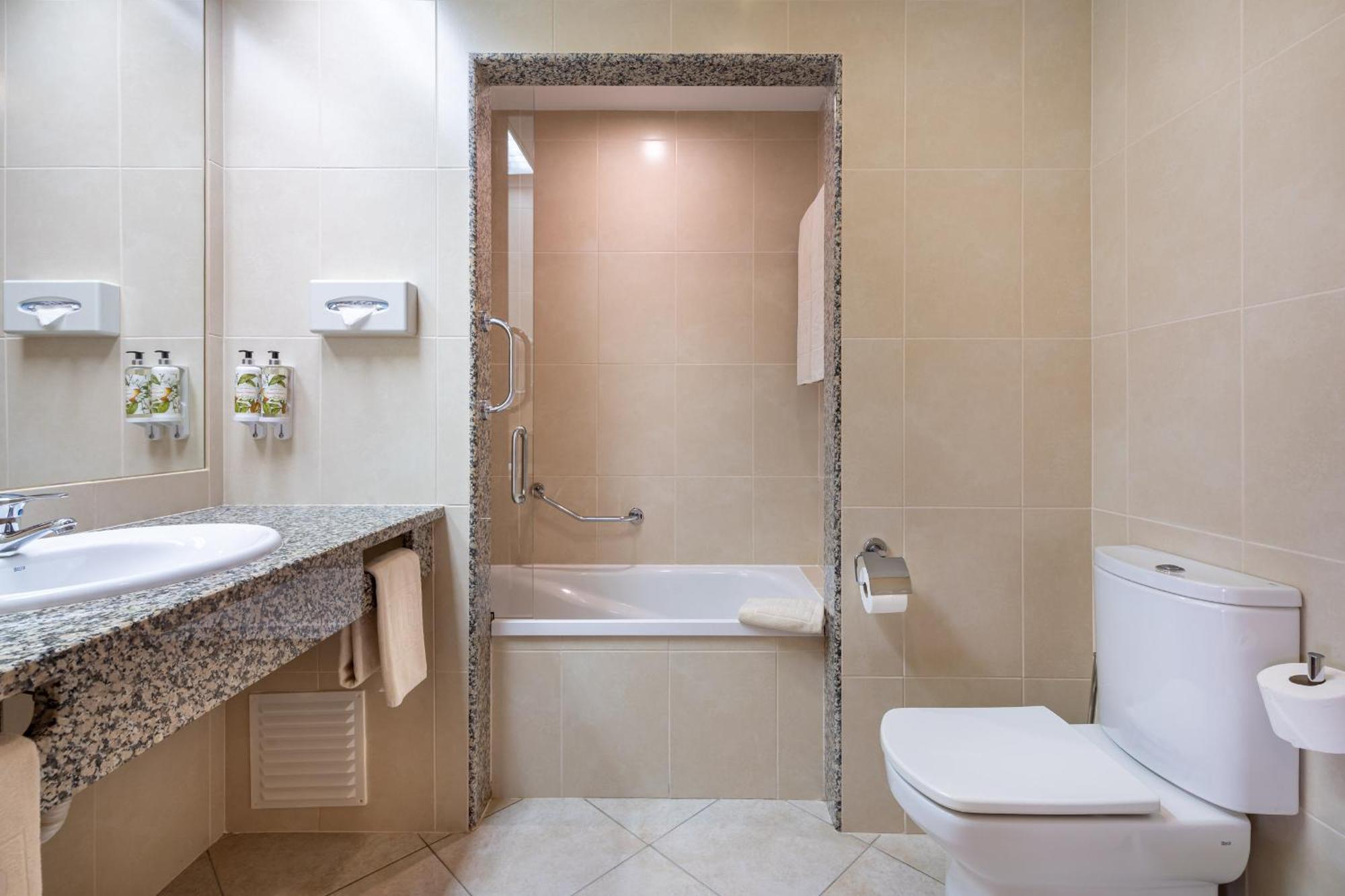 Standard Twin Room,1590517524:JPEG