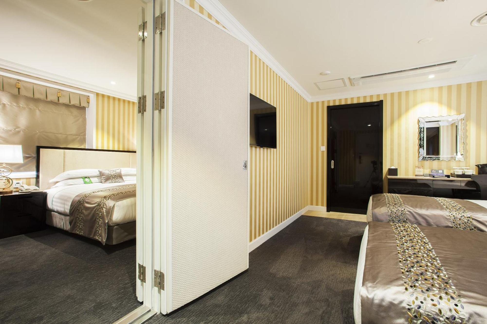 Grand Family Connecting Room