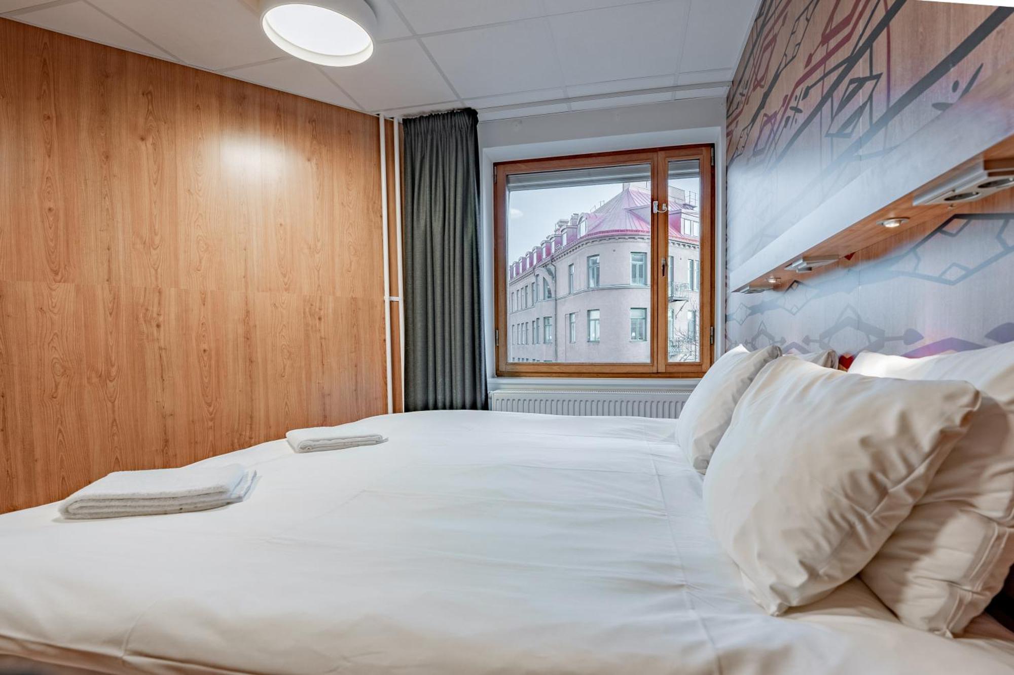Deluxe Kamer met Kingsize Bed en Eigen Badkamer