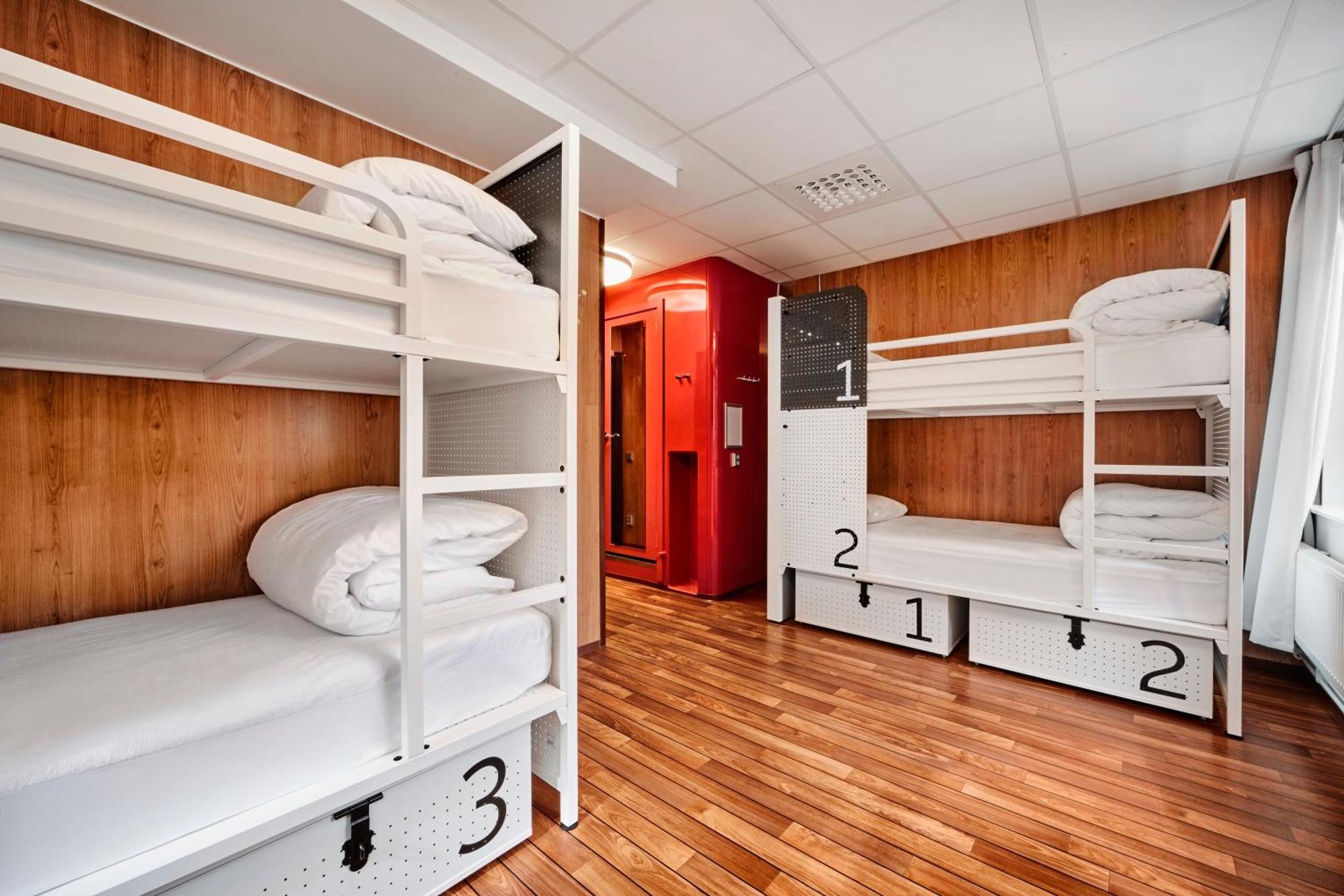 Gemengde Slaapzaal met 6 Bedden en Eigen Badkamer