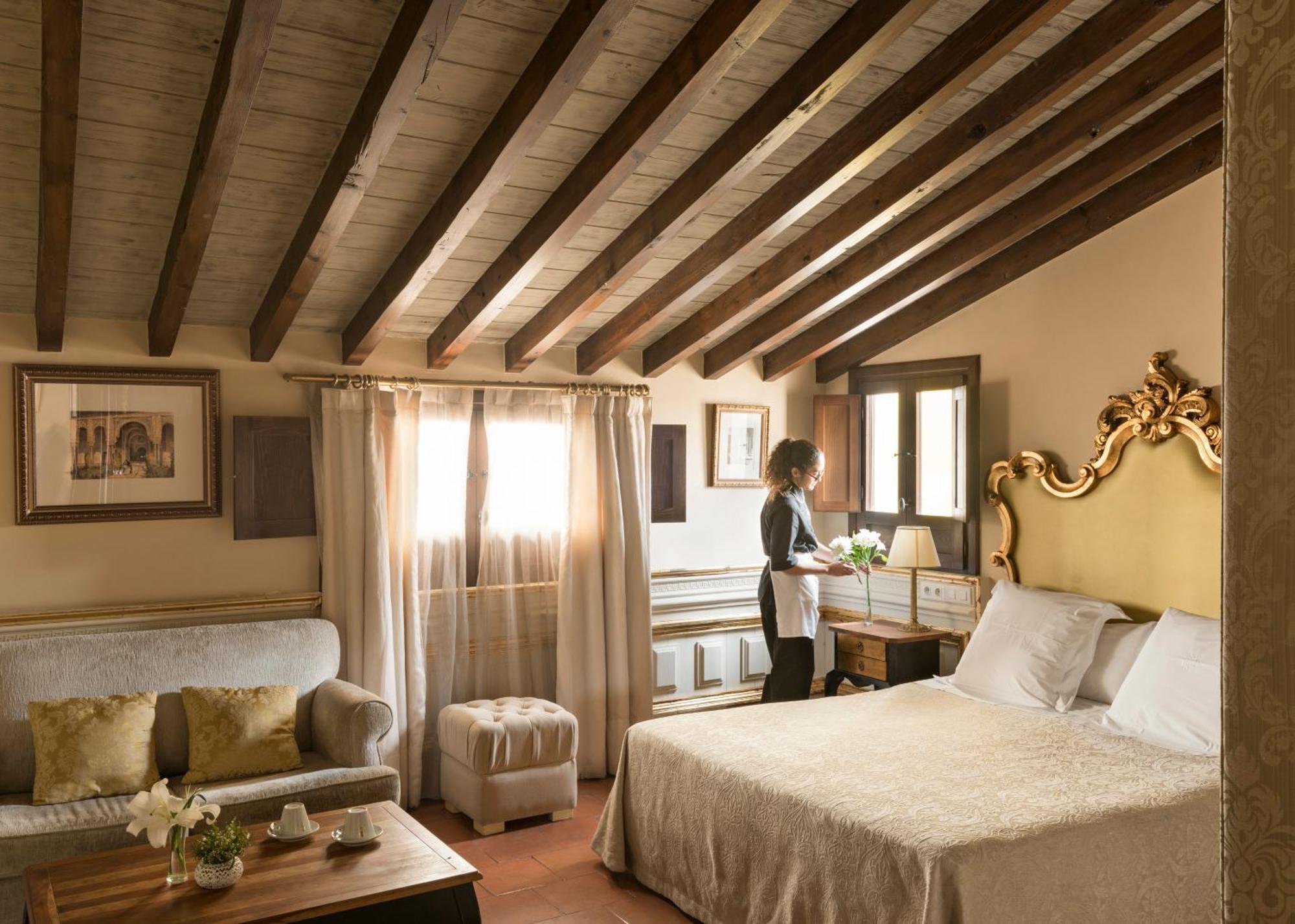 Junior Suite with Extra Bed,1214642800:JPEG