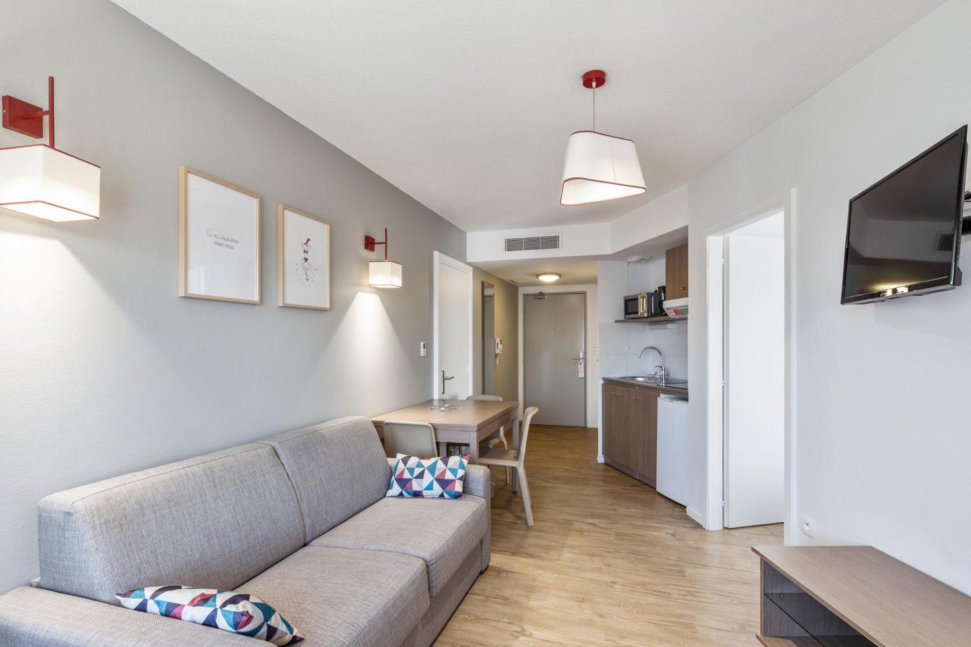 One-Bedroom Apartment,1215231457:JPEG