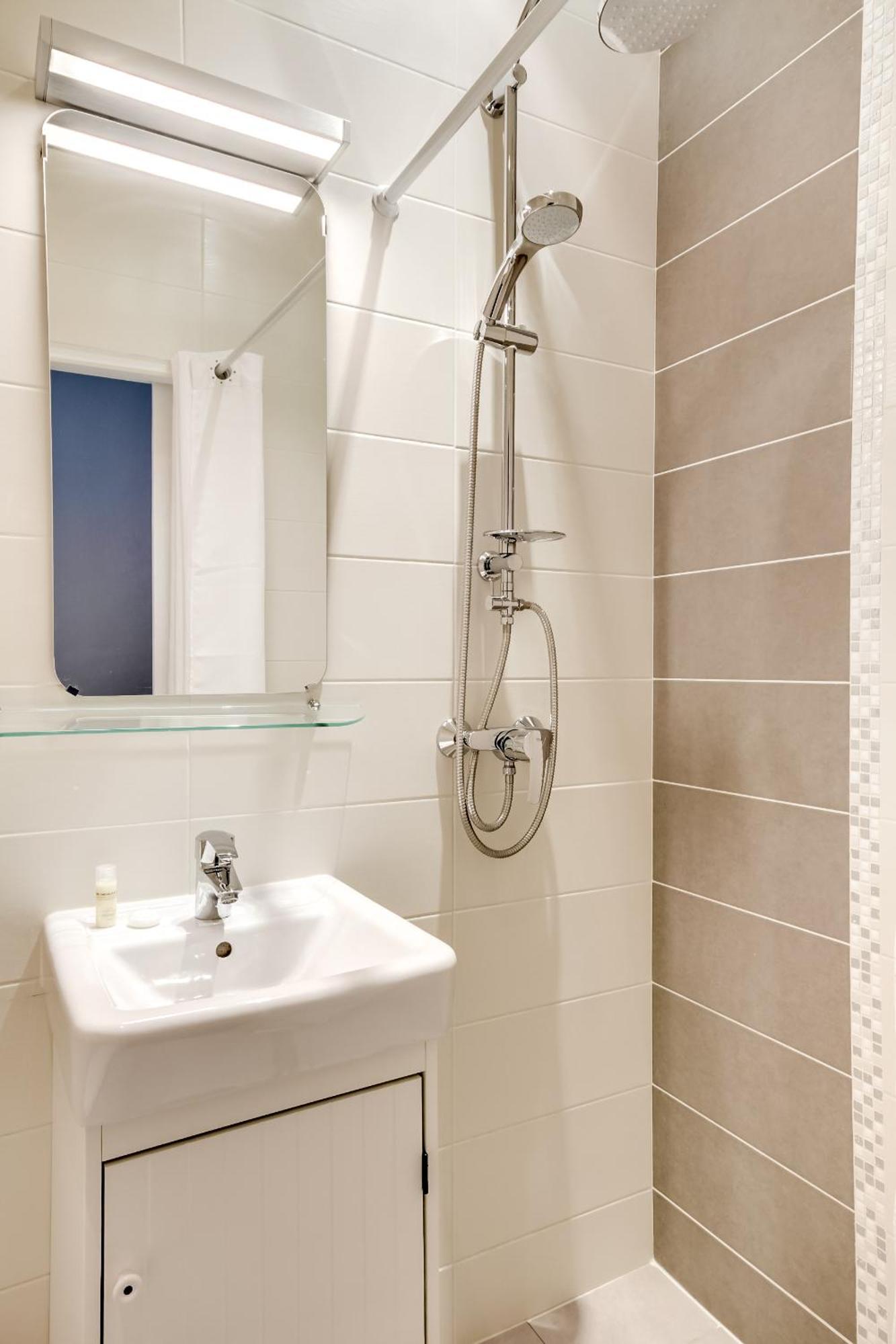 Classic Single Room Shower,1310796790:JPEG