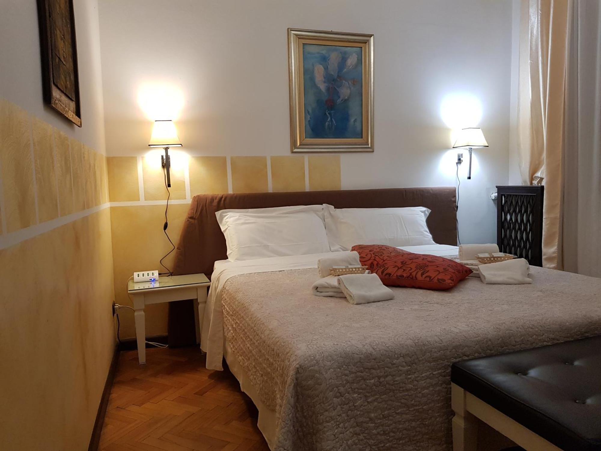 Doppel-/Zweibettzimmer mit Gemeinschaftsbad