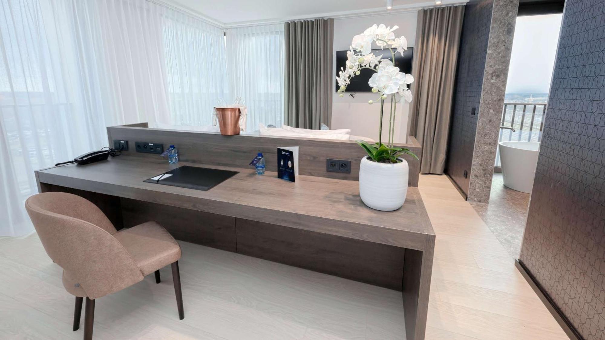 Suite de 1 dormitorio con balcón