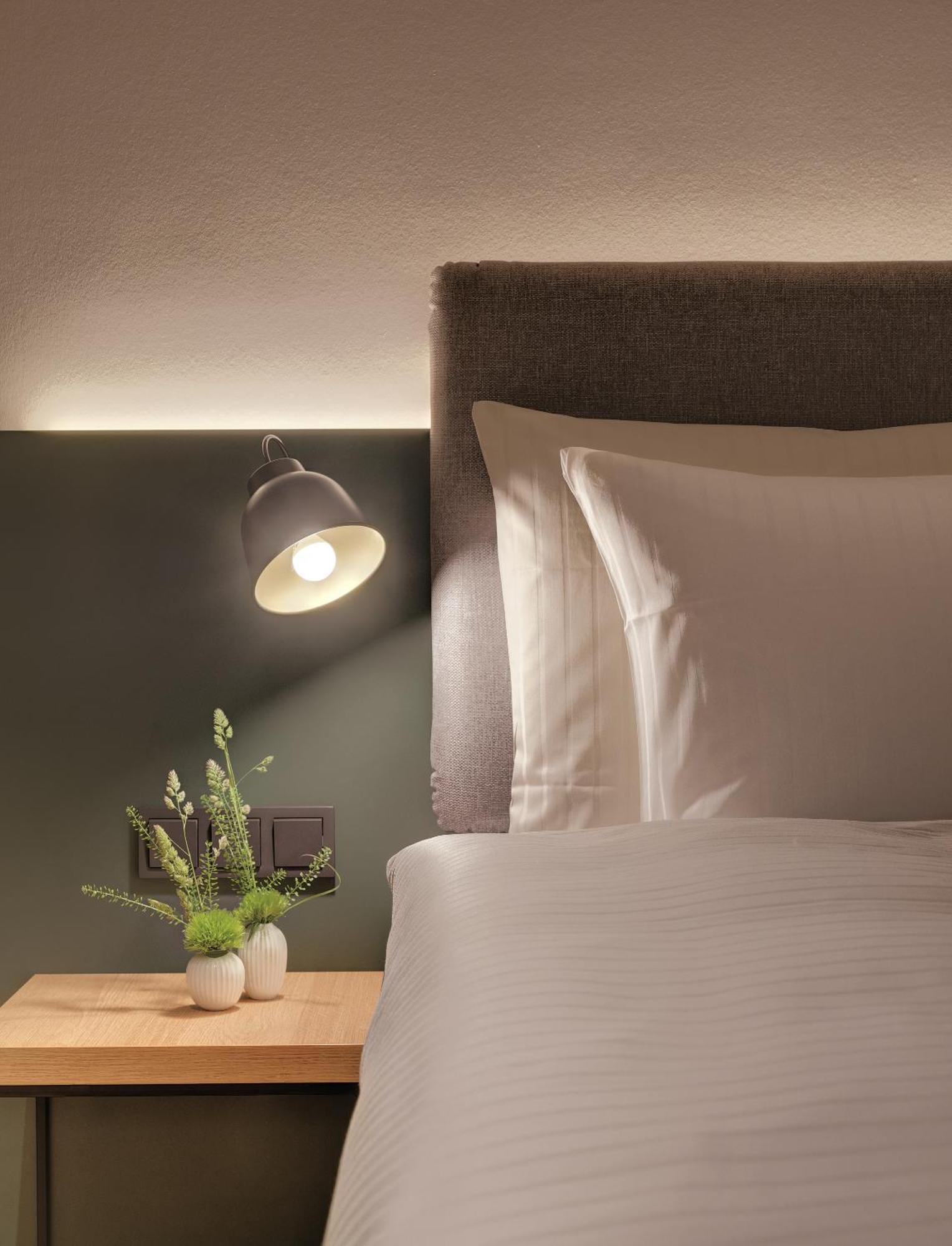 YARD Medium,1286987503:JPEG