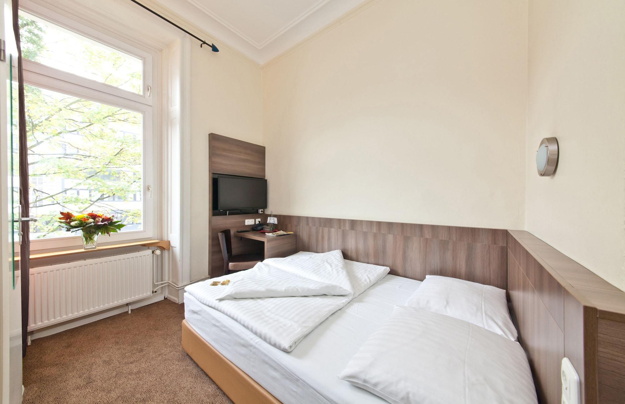 Kleines Doppelzimmer mit Gemeinschaftsbad