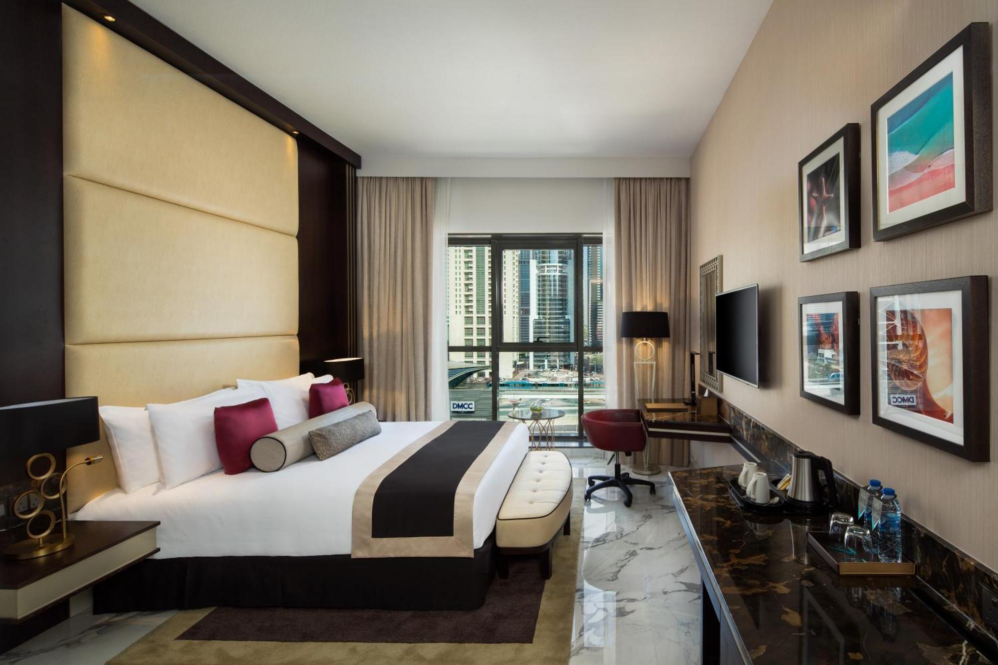 Superior King Room including Soluna Beach Club Access on Palm Jumeirah early check at 11am late check out at 4pm on Food & Beverage valid until 30th September 2026,1453346863:JPEG
