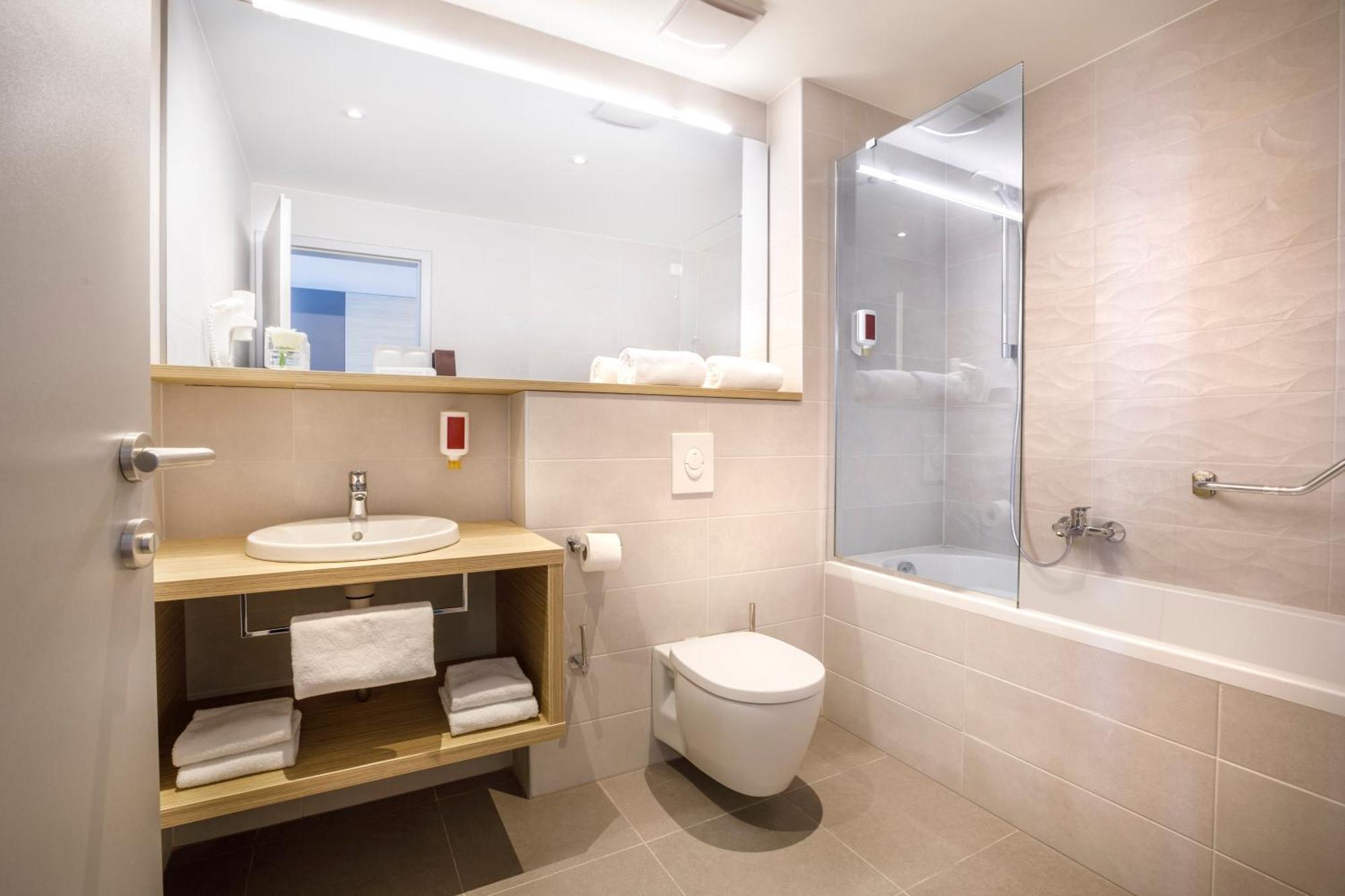 Superior Tweepersoonskamer met 1 of 2 Bedden en Balkon met Uitzicht op Zee