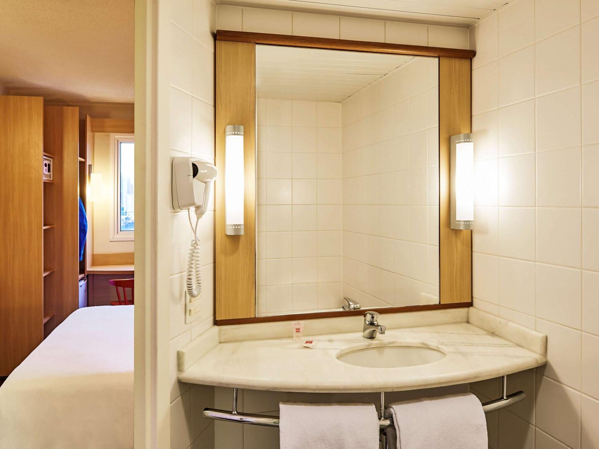 Quarto Twin Standard
