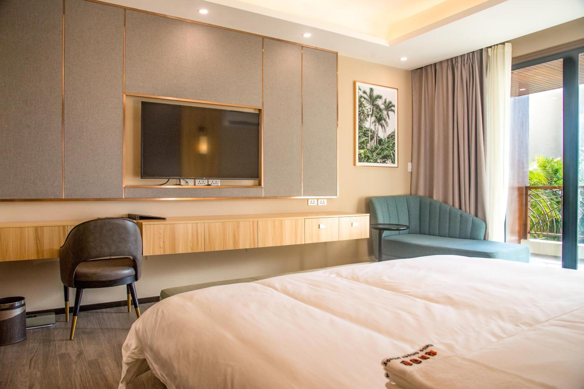 King Room with Balcony