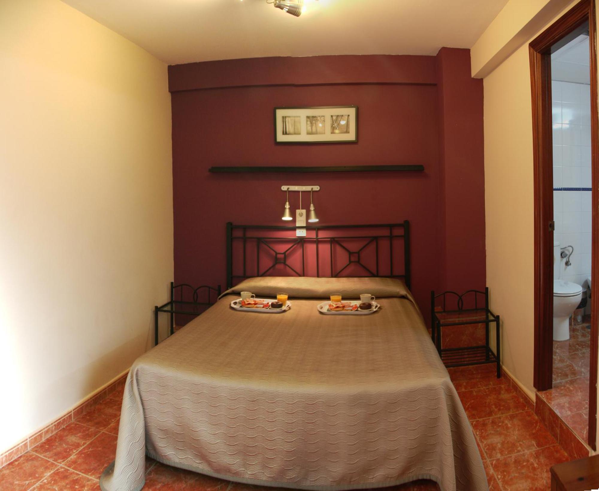 Chambre Standard Double ou Lits Jumeaux avec Parking Gratuit