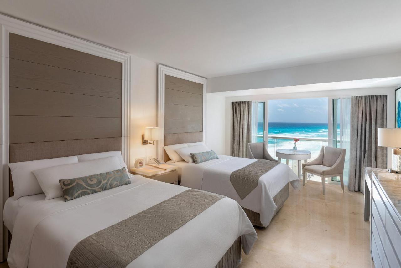 Quarto Royal Deluxe com Camas de Casal e Vista Mar