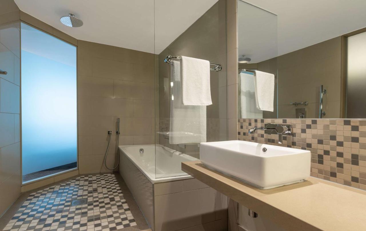Executive Room - Lounge Access - High Floor