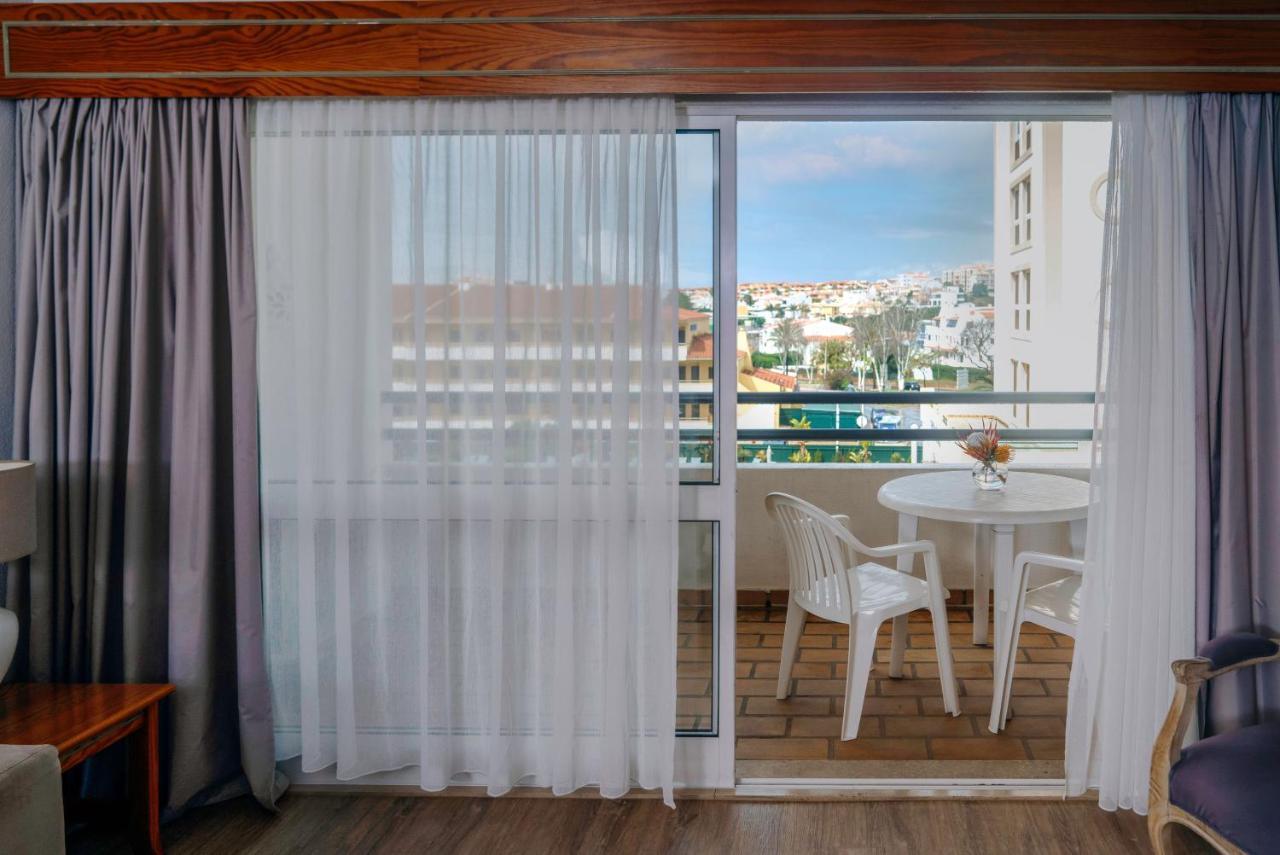 Apartamento de 1 dormitorio con vistas a la piscina