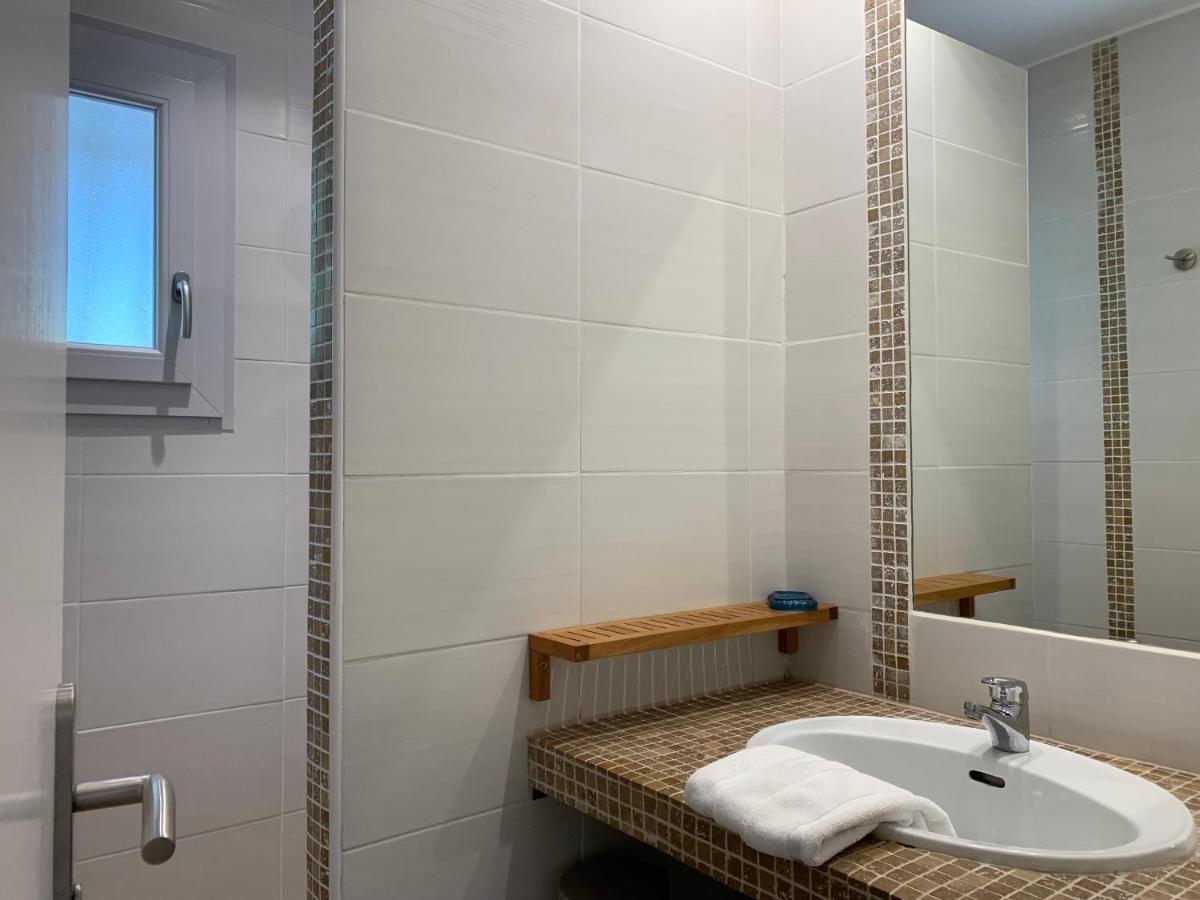 Two-Bedroom House,1234489985:JPEG