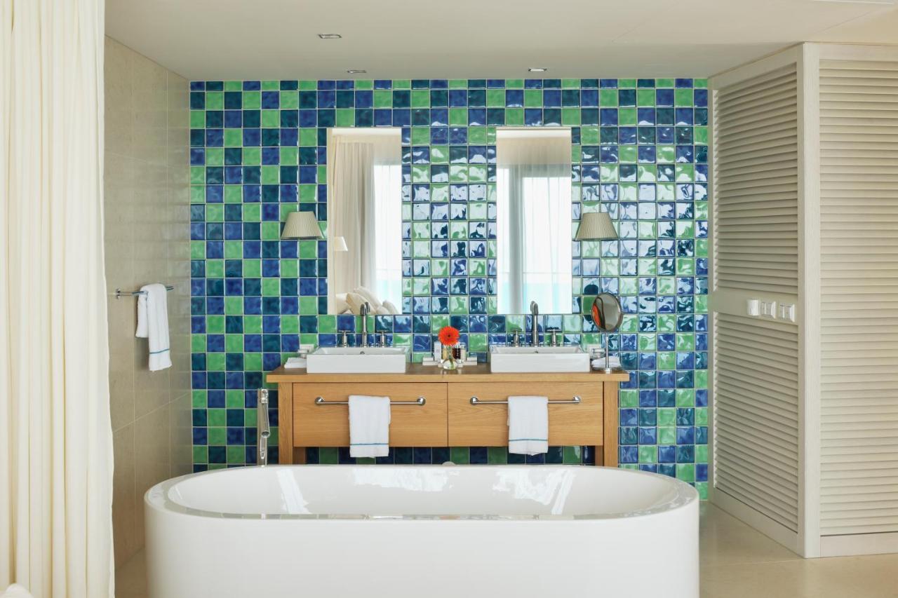 Senior Suite with Balcony and Sea View