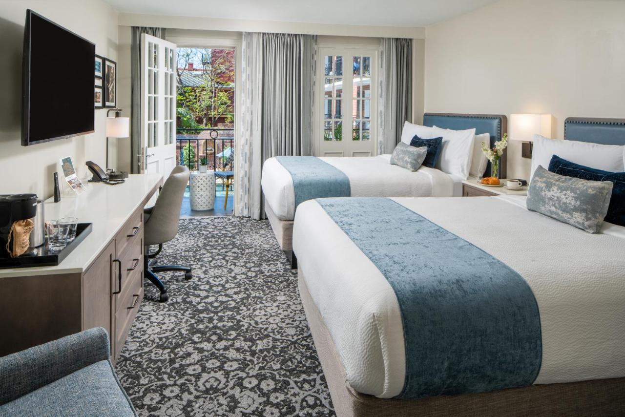 Chambre Deluxe avec 2 Lits Doubles et Balcon - Vue sur Cour