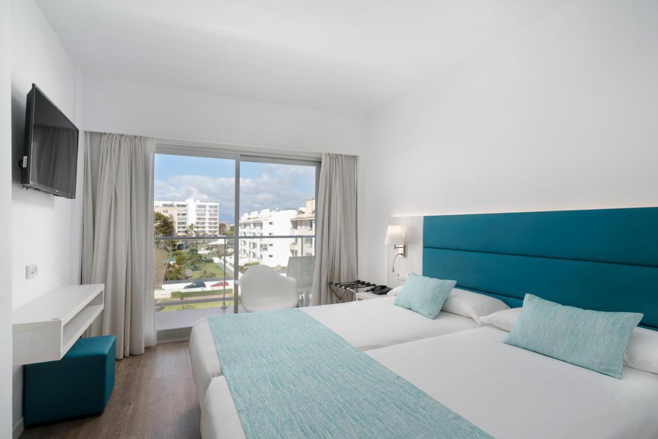 Habitación Doble con vistas a la piscina