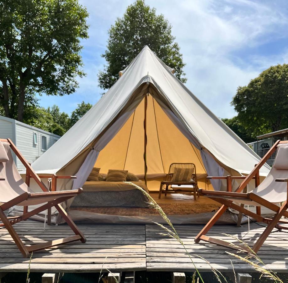 Tent,1420224453:JPEG