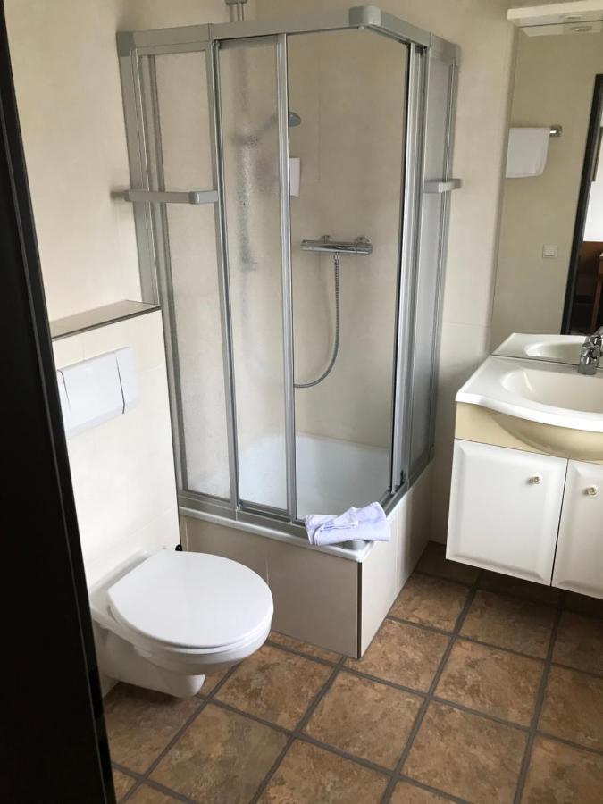 Einzelzimmer mit Dusche