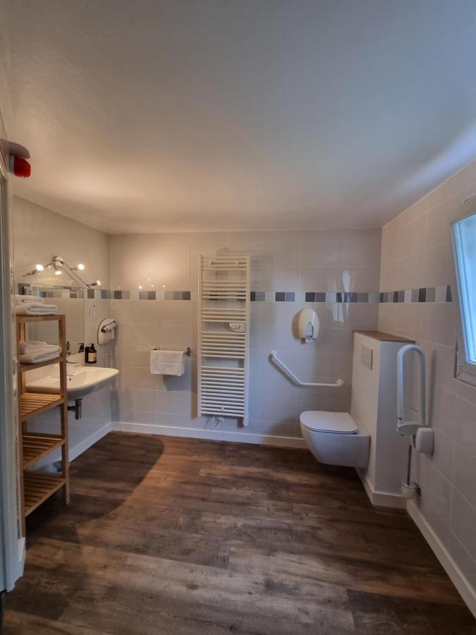 Chambre Double - Accessible aux Personnes à Mobilité Réduite - Lit d'Appoint Facultatif Moyennant Frais Supplémentaires