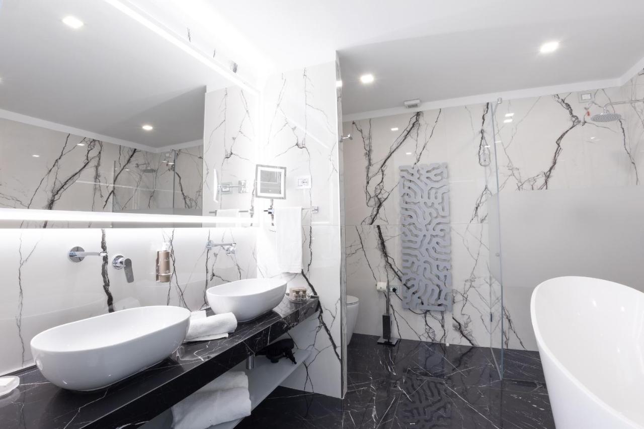 Suite with Sea View,1251825220:JPEG