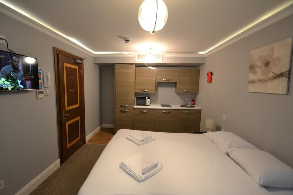 Estudio Estándar (2 adultos)