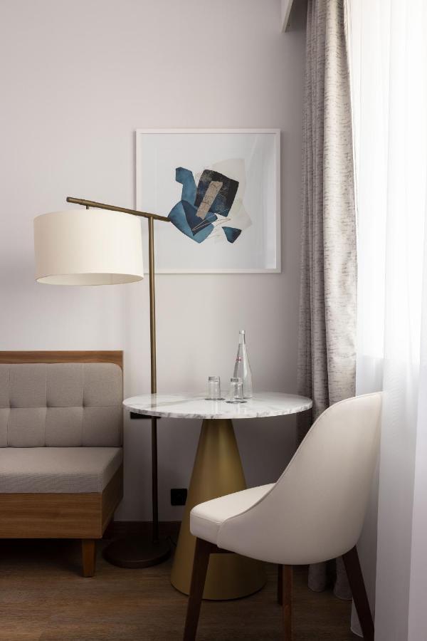 Deluxe King Room,1252244269:JPEG