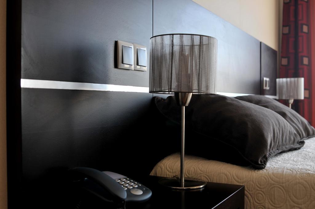 Doppel-/ Zweibettzimmer