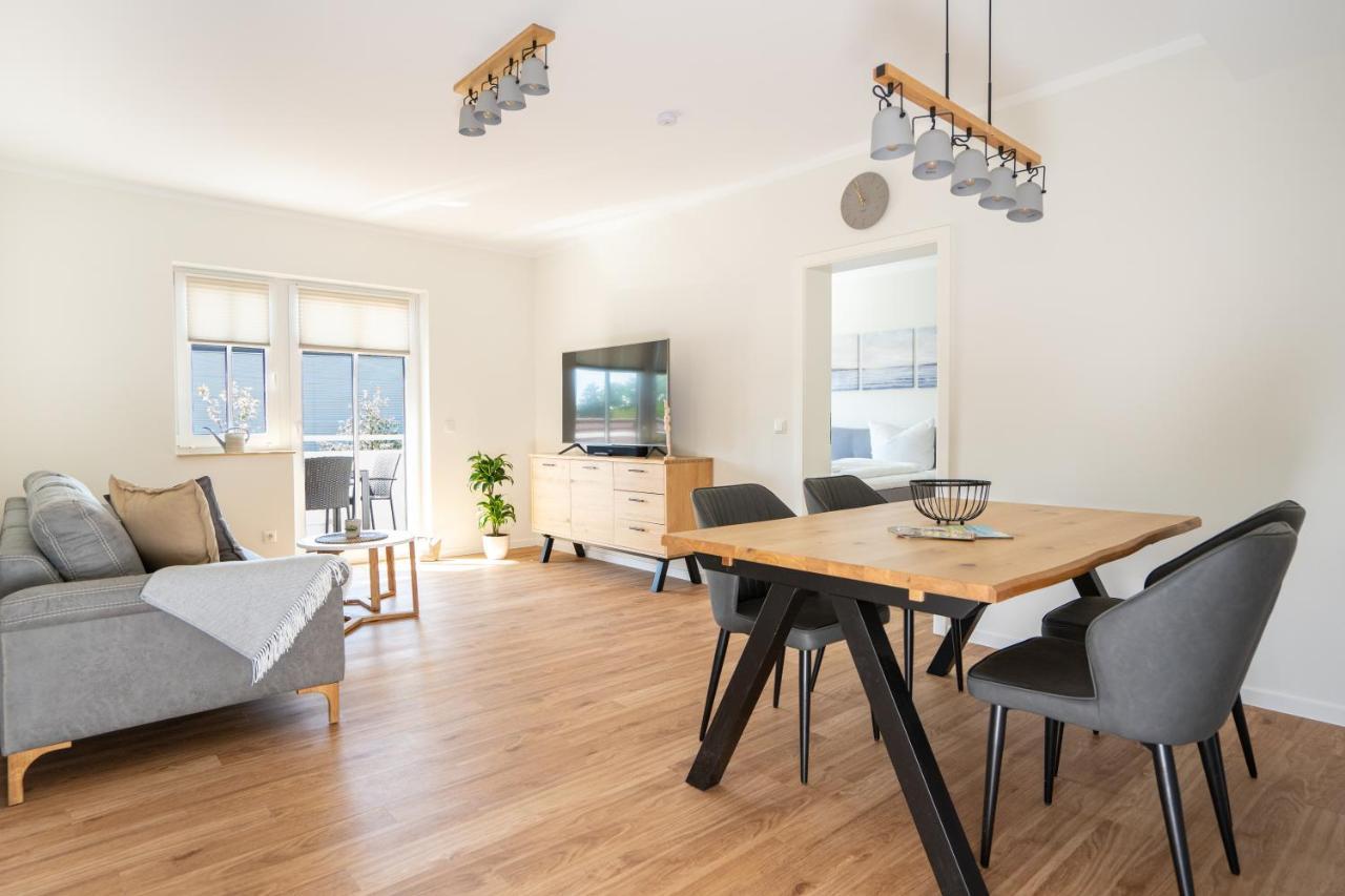 Two-Bedroom Apartment,1253353342:JPEG