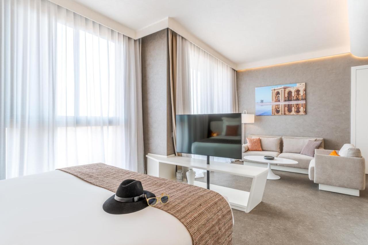 CR Junior Suite Avenue (3 adultos)
