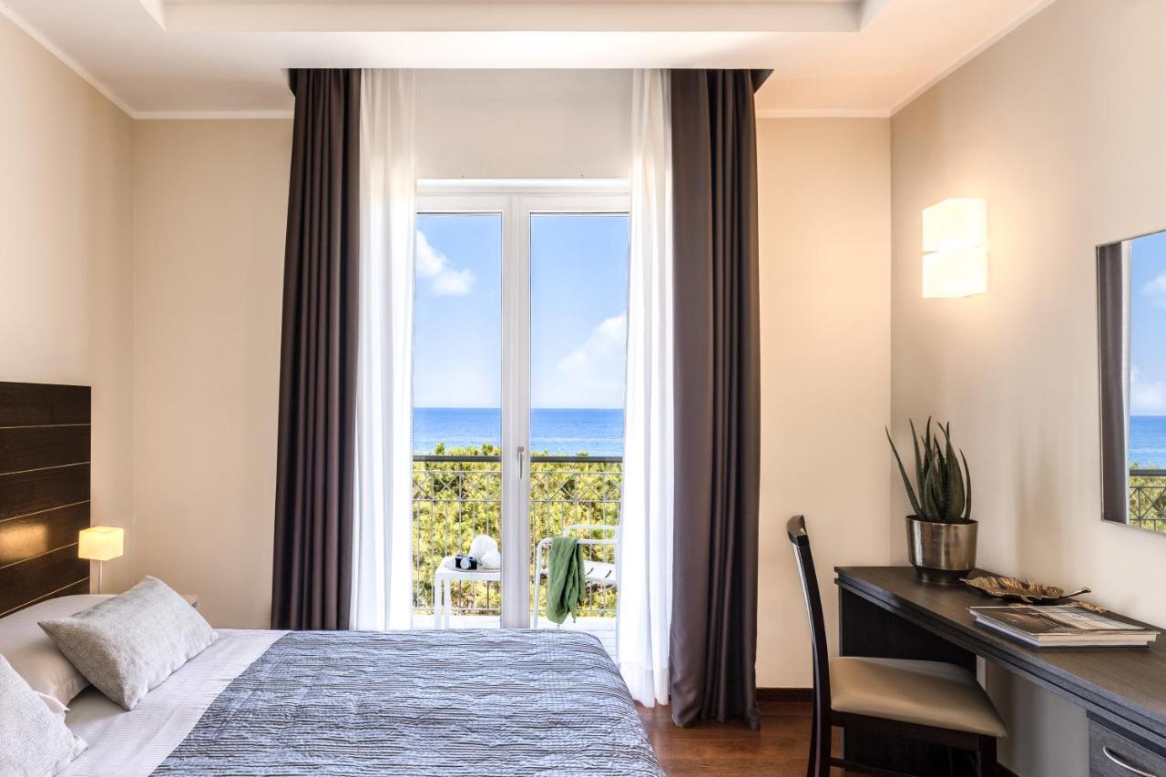 Chambre Double ou Lits Jumeaux - Vue sur Mer