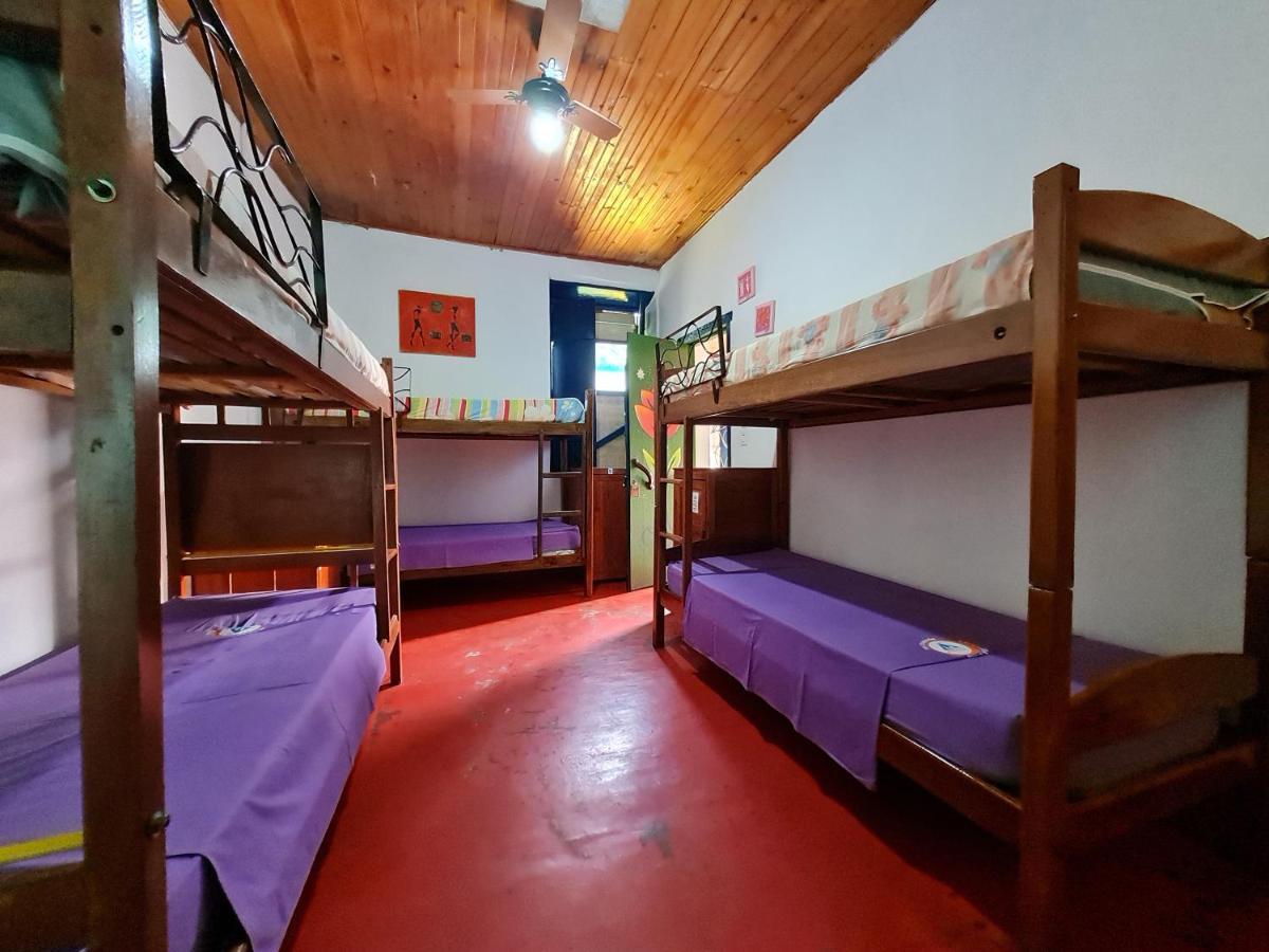Cama em Dormitório Feminino com 6 Camas