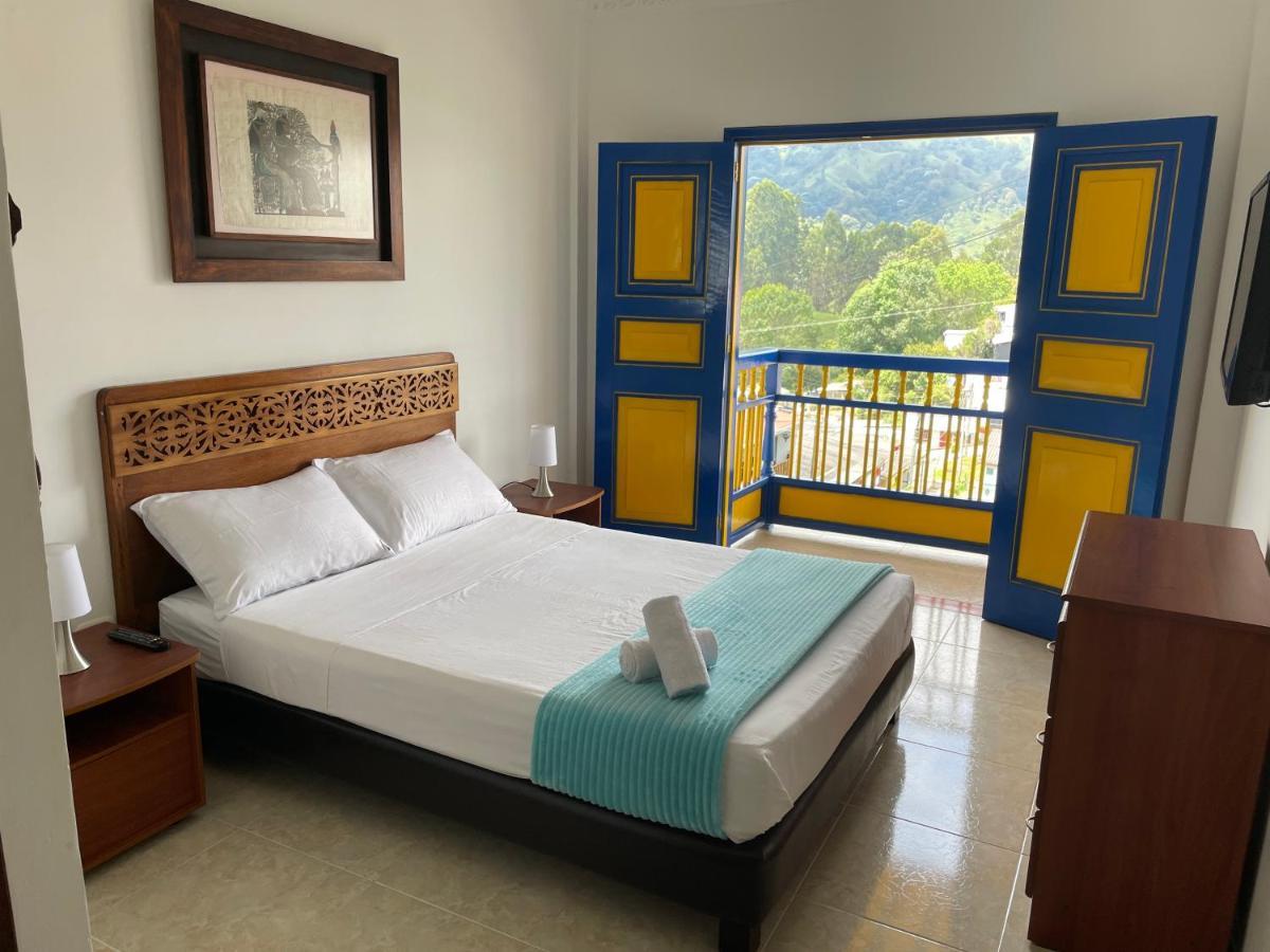 Habitación Doble con vistas a la montaña