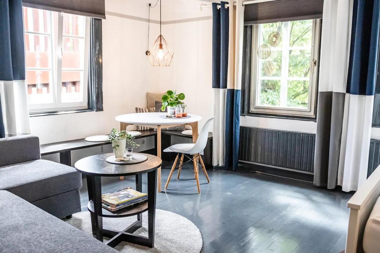 One-Bedroom Apartment,1581043763:JPEG