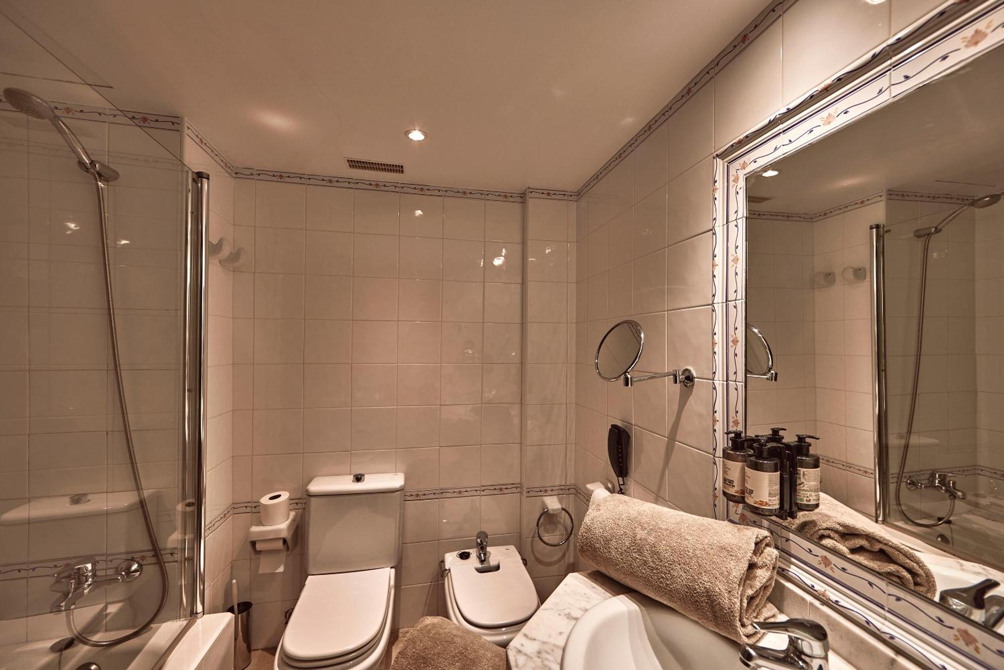 Junior Suite mit Gartenblick – Spa-Zugang nicht inbegriffen